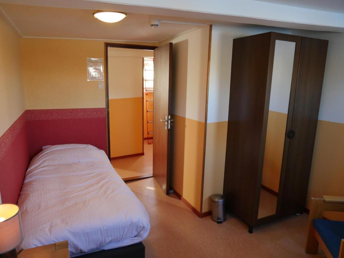 Bed and Breakfast De Logeerboot Dordrecht Exterior foto